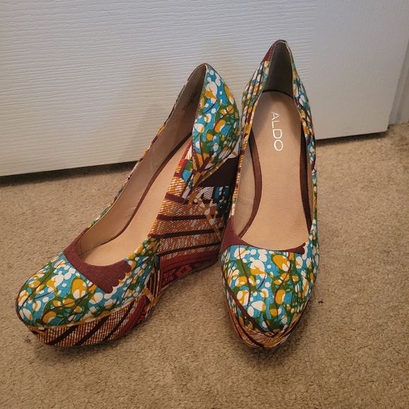 Shoes - Picture 2 of 3